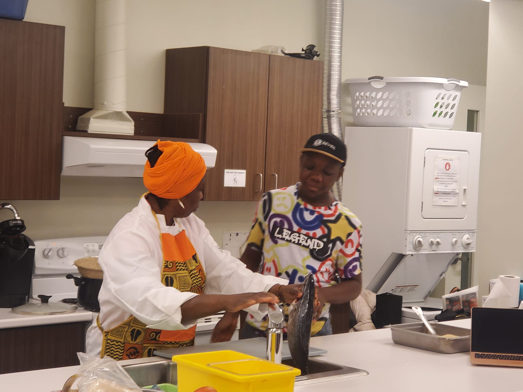 Un Apprenant avec notre Cheffe José Marie Topka